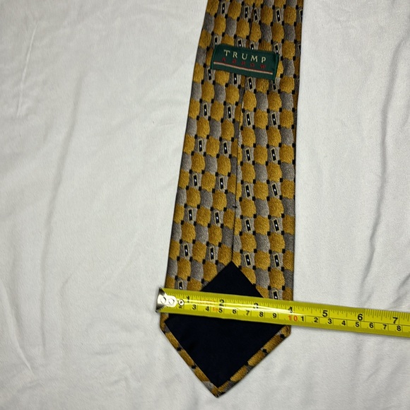 3/$20 Trump Arrow necktie pattern print one size - Picture 2 of 3